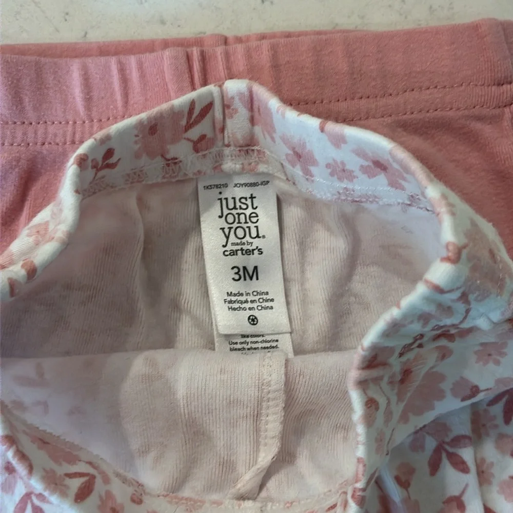 Just One You 4-pack of Onesies with Matching 2-pack of footie pants. Size 3M